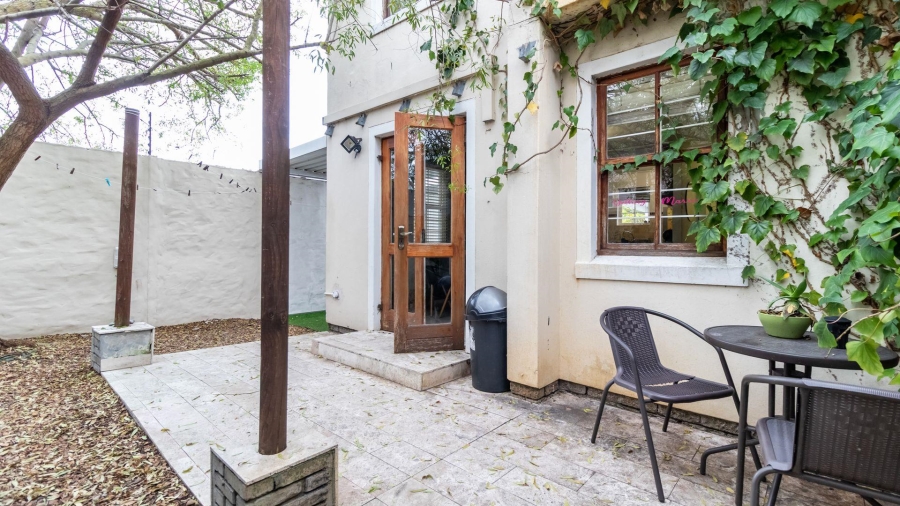 2 Bedroom Property for Sale in Wynberg Western Cape